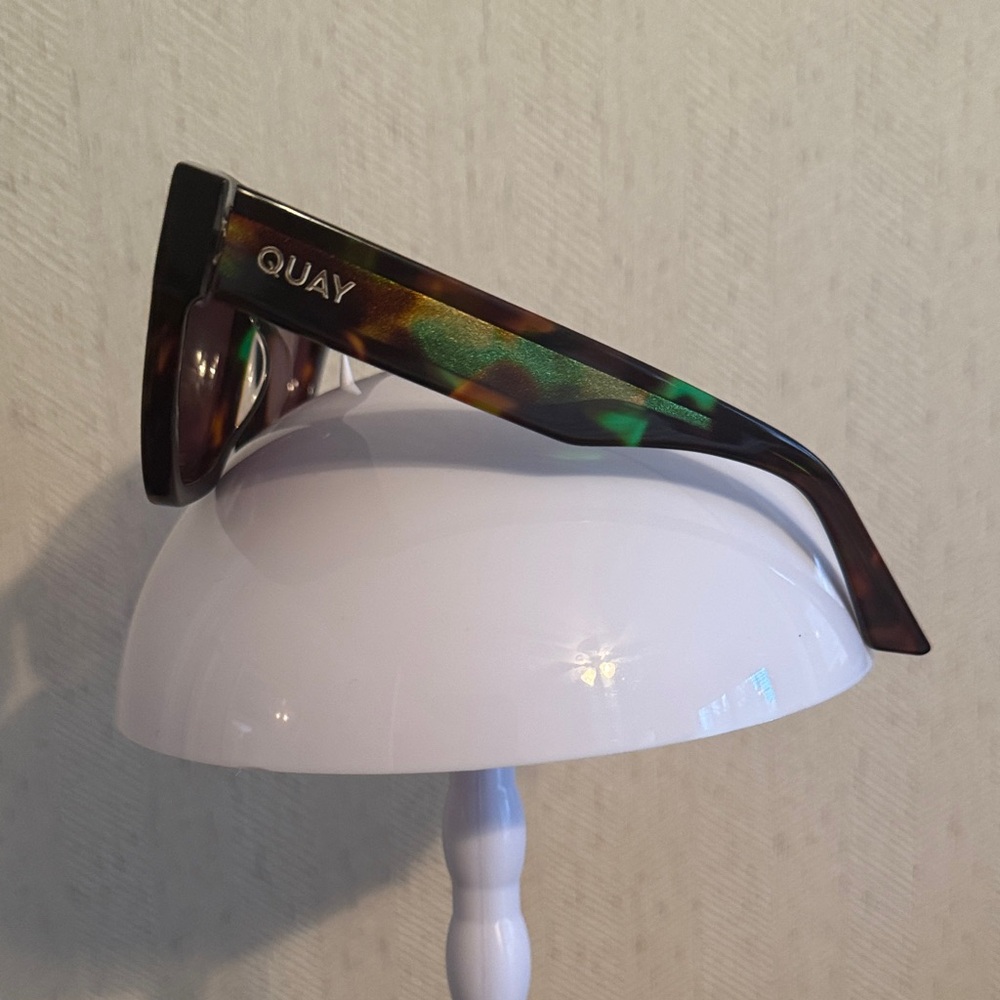 Quay Australia Black Polarized Sunglasses - Picture 2 of 2